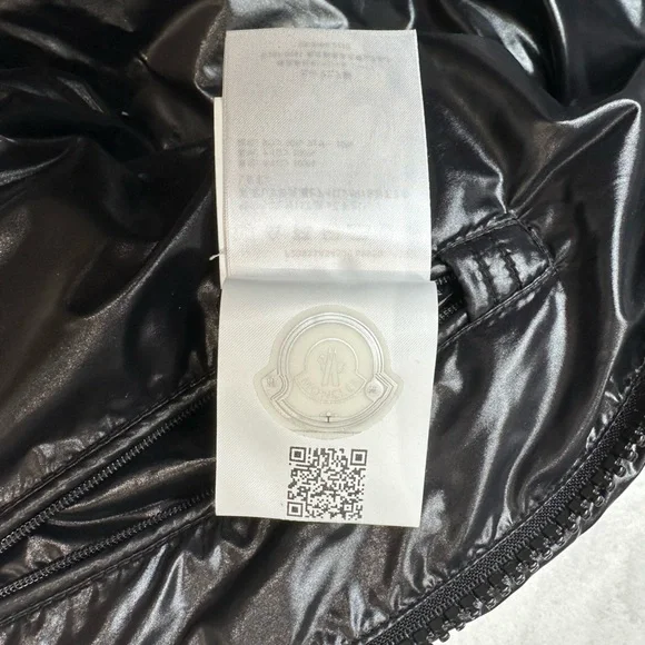 Selling Moncler Ecrins Jacket. Men’s Size 1 (Small) - Picture 6 of 10